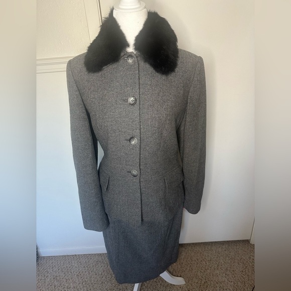 Banana Republic Gray and Black blazer with skirt size 10 - Picture 1 of 11